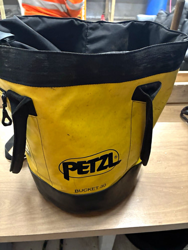 Petzl bucket climbing - climbing, rope