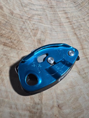 Petzl grigri belay device blue - grigri,