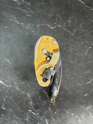 Petzl descender climbing - petzl,