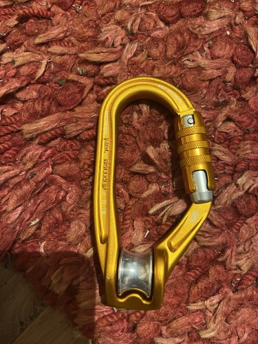 Petzl roll clip locking - petzl,